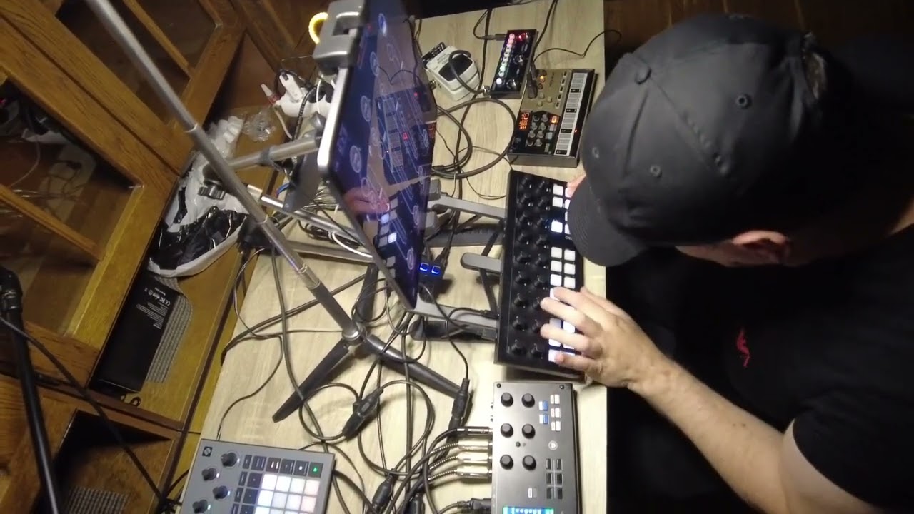 Live Jam with Torso T-1, PreenFM3, Volca Drum and Circuit Rhythm